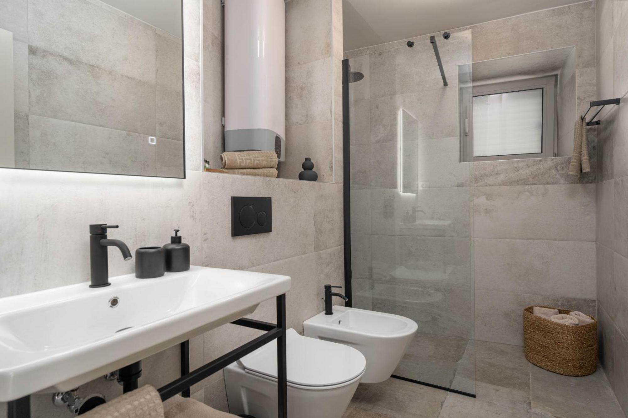 Grotta Apartment